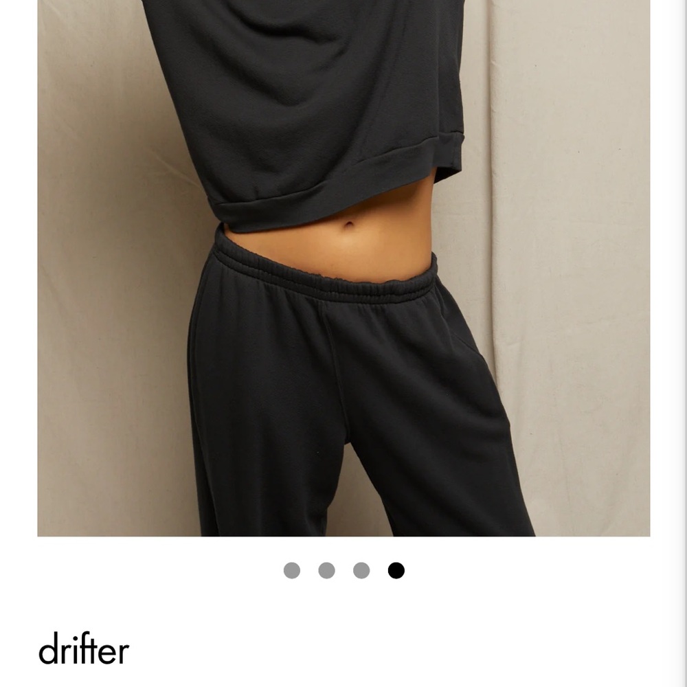 Perfect white tee sweatpants, vintage black (very dark grey), size XS, worn once - Picture 3 of 7